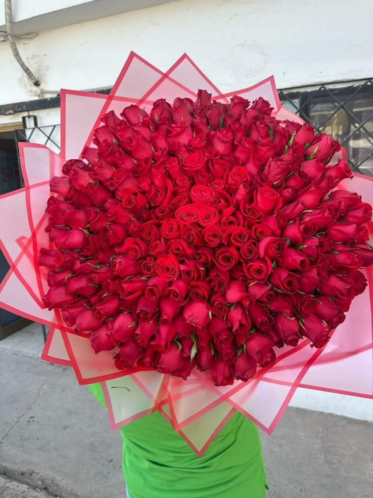Ramo de 200 rosas rojas