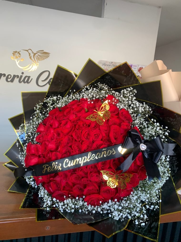 100 rosas con nube y accesorios