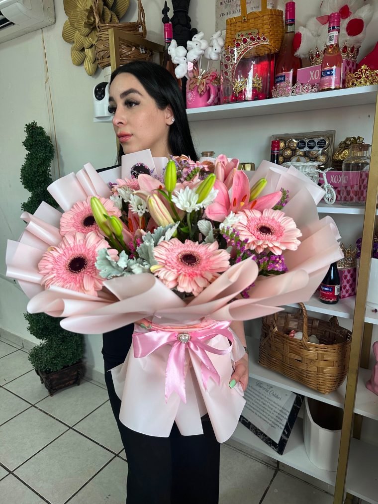 Gerberas y lilis mixto grande