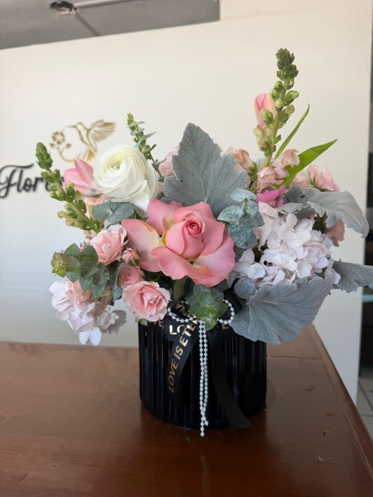 Jarrón con flor premium