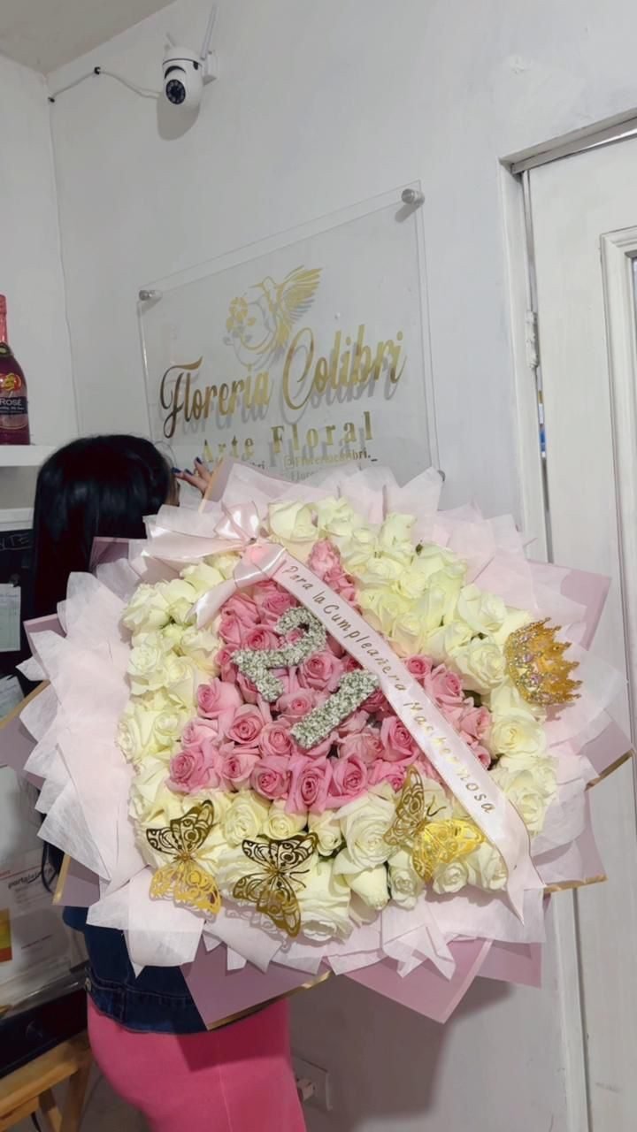 Corazones de cien rosas